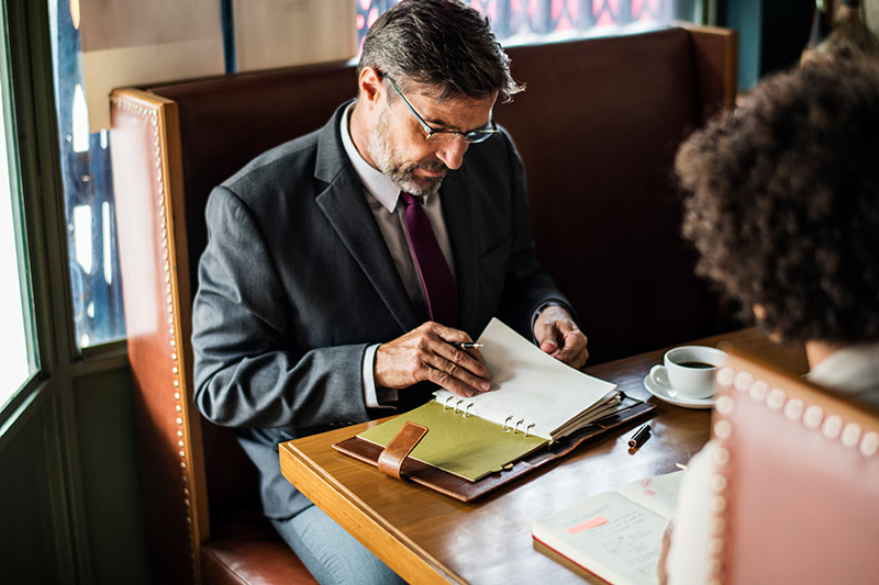 Choosing the Right Attorney for Your Legal Case – A Guide